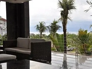 Hotel Lorin New Kuta 4*