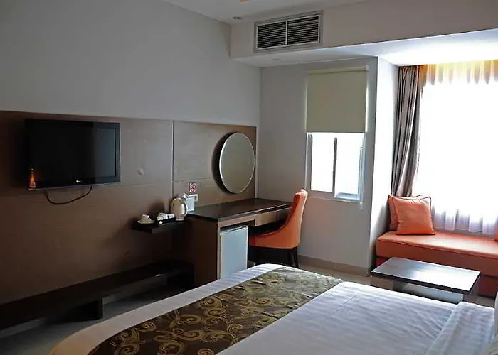 Lorin New Kuta Hotel 4*
