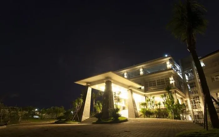 Hotel Lorin New Kuta 4*