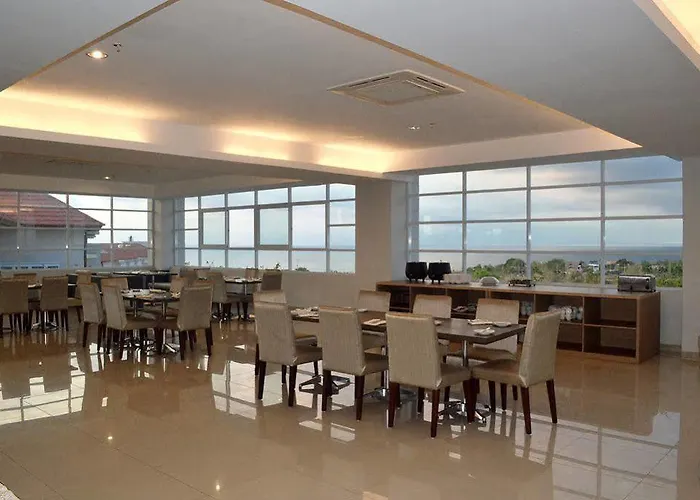 Hotel Lorin New Kuta 4*